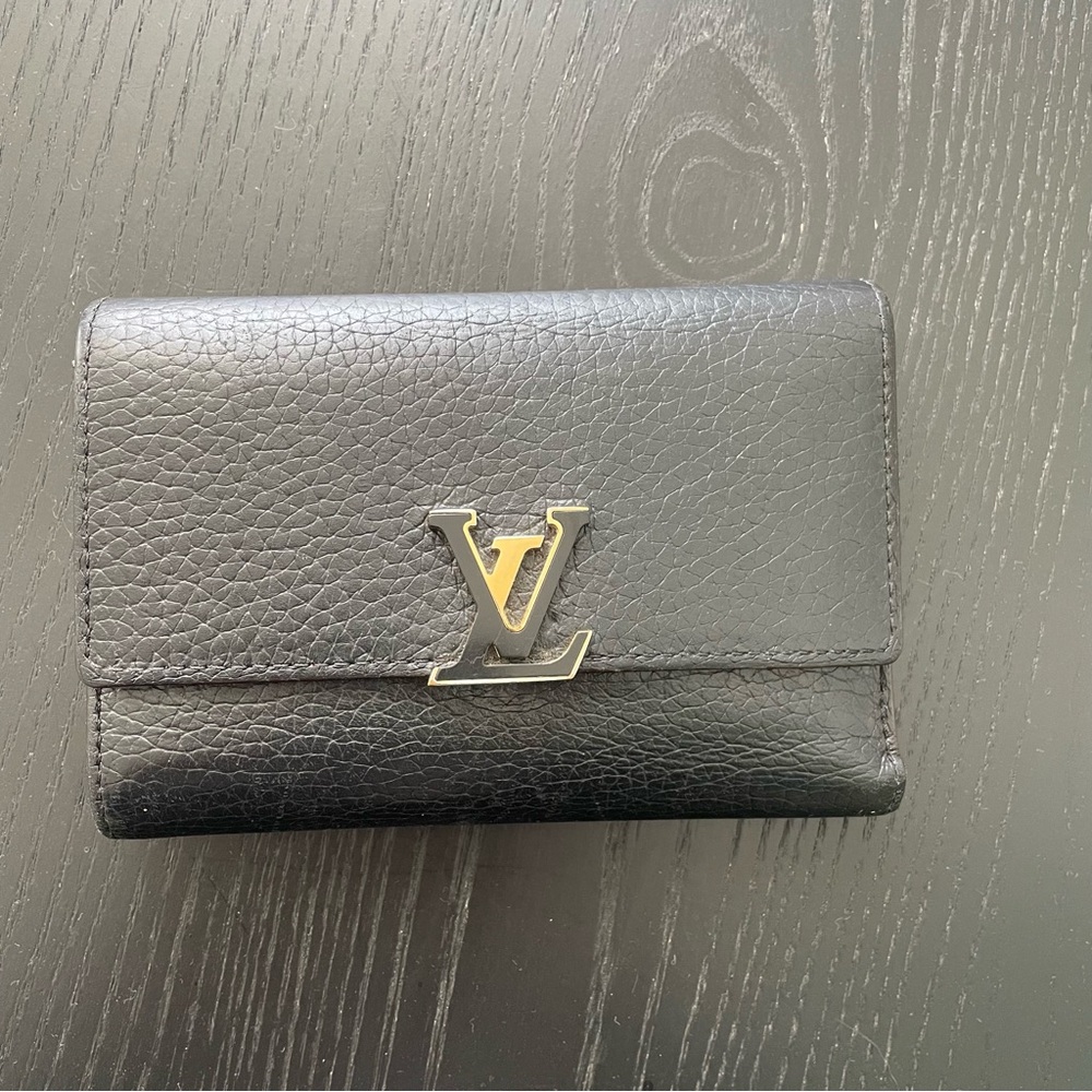 Louis Vuitton Capucines Compact Wallet